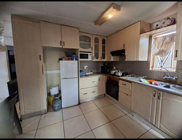 3 BEDROOM HOUSE FOR SALE IN PROTEA GLEN EXT